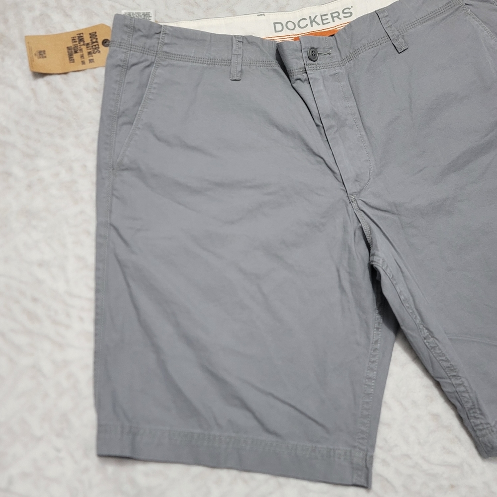 Dockers Flat Front Shorts Straight Fit Men's Size 40‎ Gray NWT - Picture 2 of 15